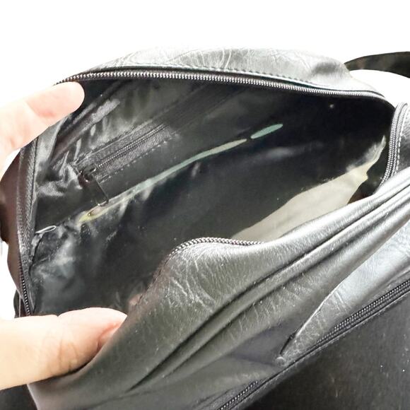 Original Penguin by Munsingwear Men's Black Faux Leather Travel Toiletry Bag OS - Picture 10 of 13